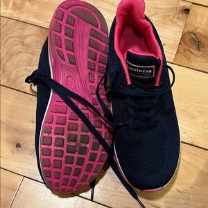 Aminco Women's Black and Pink Sneakers